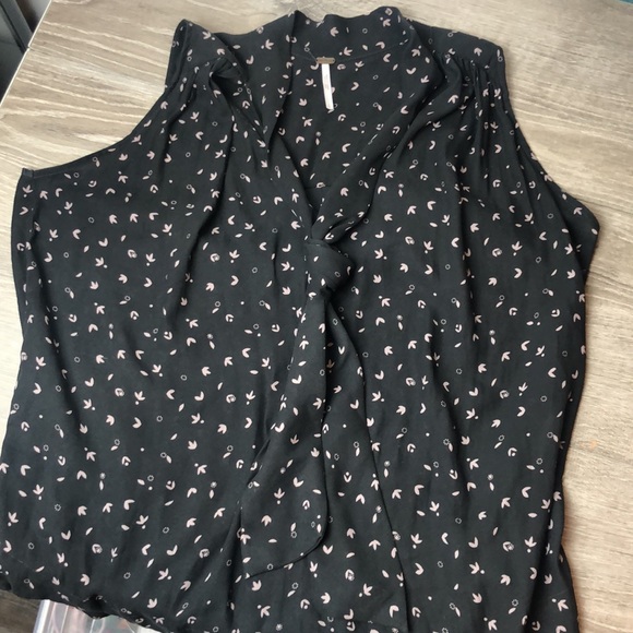 Free People Sleeveless Printed Front Tie Sheer Tank Top - Picture 4 of 8